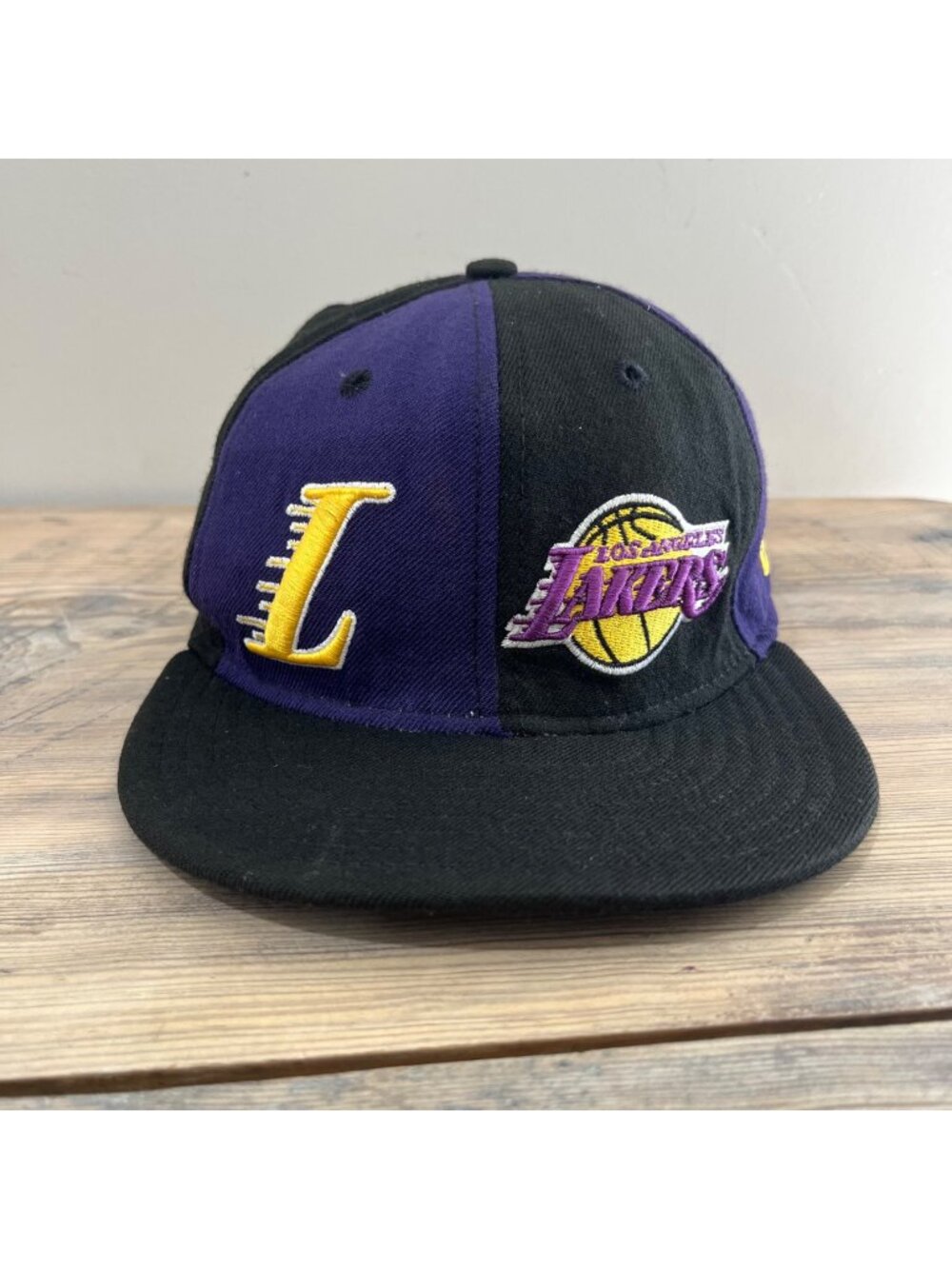 New Era Los Angeles Lakers NBA 100% Wool Purple Black Embroidered Y2K